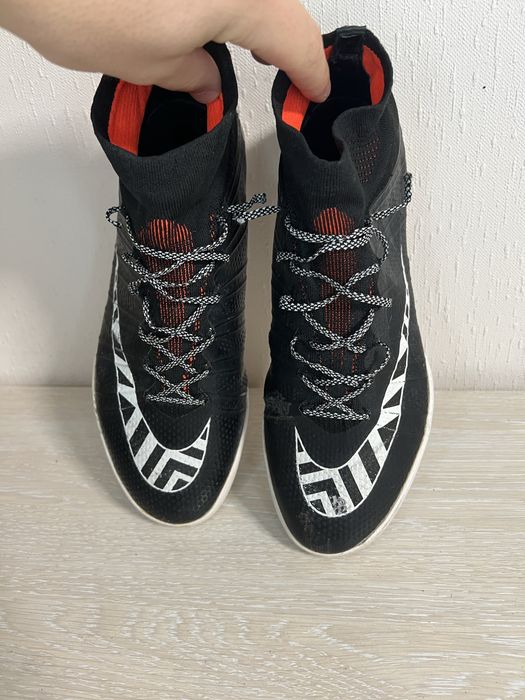 Сороконожки Найк. –  Nike