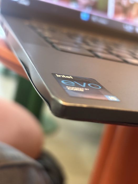 Lenovo yoga slim 7 ноутбук