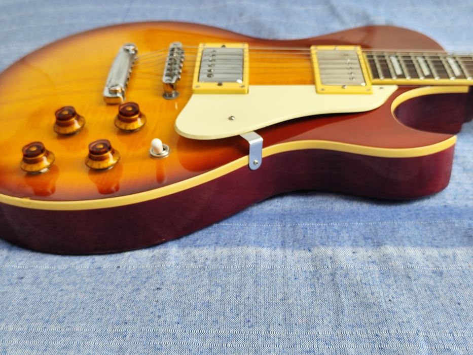 Guitarra Les  Paul Washburn WP-50 (pós law suit) 1990 em bom estado.