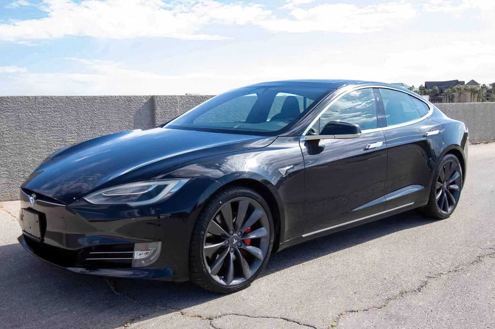Tesla Model S P100D      2017