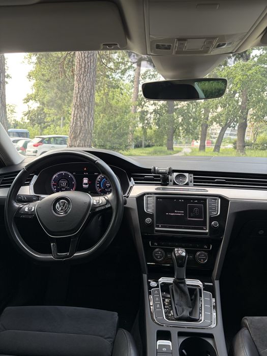 Volkswagen Passat  B8.  2015