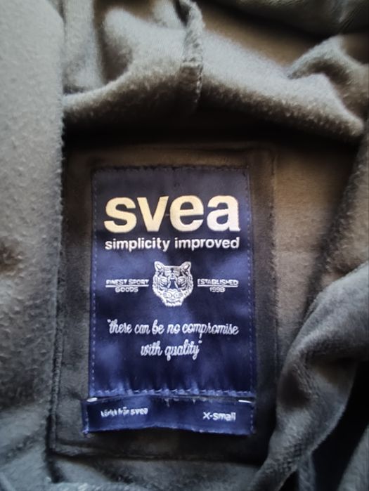 Sukienka welurowa dresowa z kapturem Svea r .S