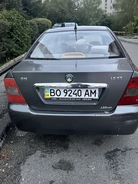 GEELY MR 2008 рік 1.5 бензин