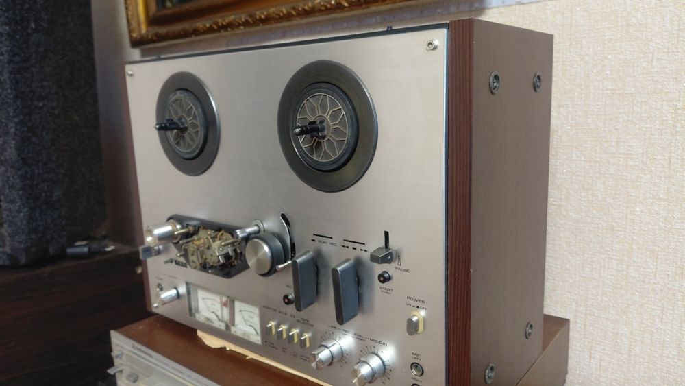 Магнитофон катушечный бобинный Akai 4000D Акай 4000Д