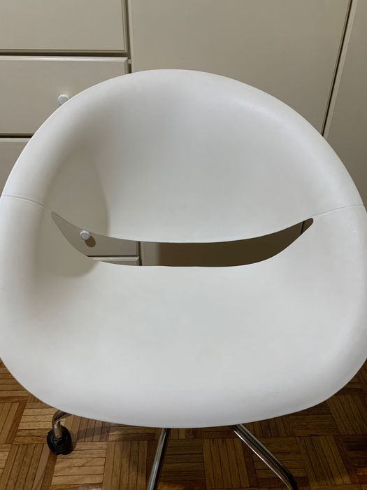 Cadeira escritório branca rodas