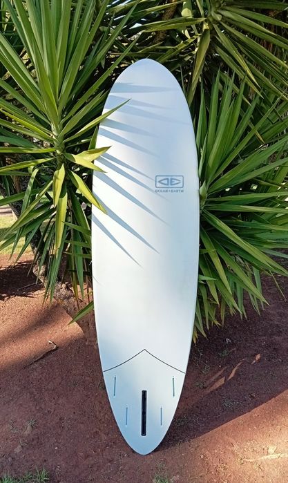 Surfboard O&E midlength 7'0 + extras