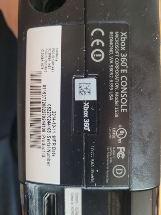 Konsola Xbox 360e 500gb + 7 gier, kinect