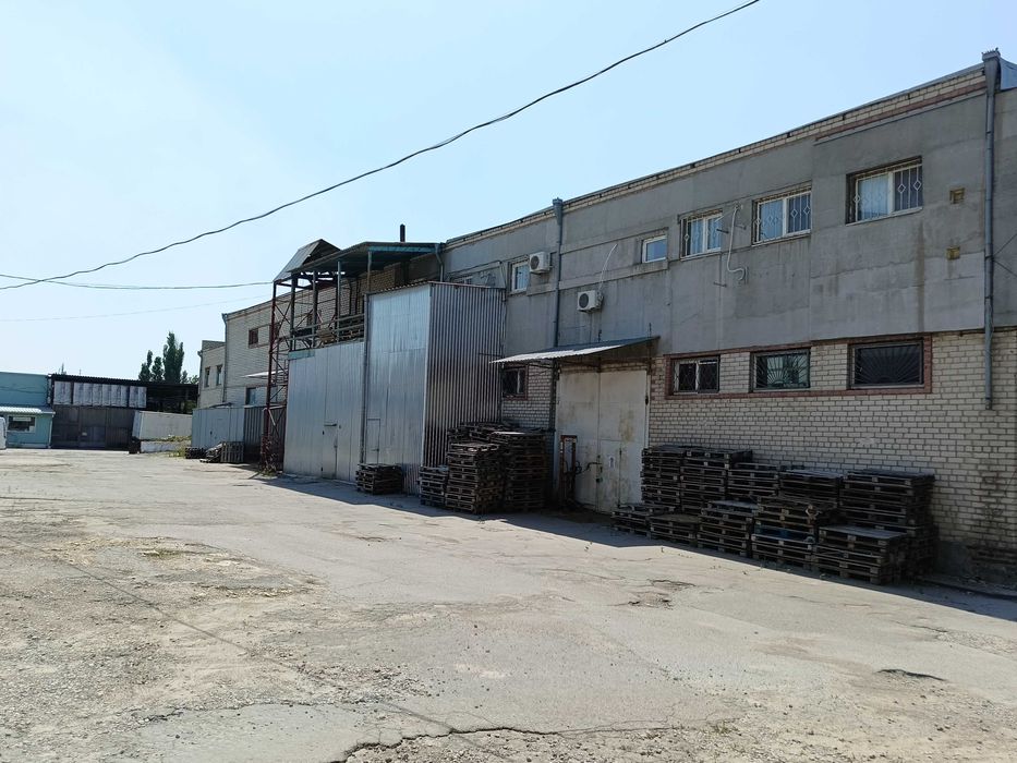 Продам складские помещения площадью 1200 м.кв .по Нефтянников.