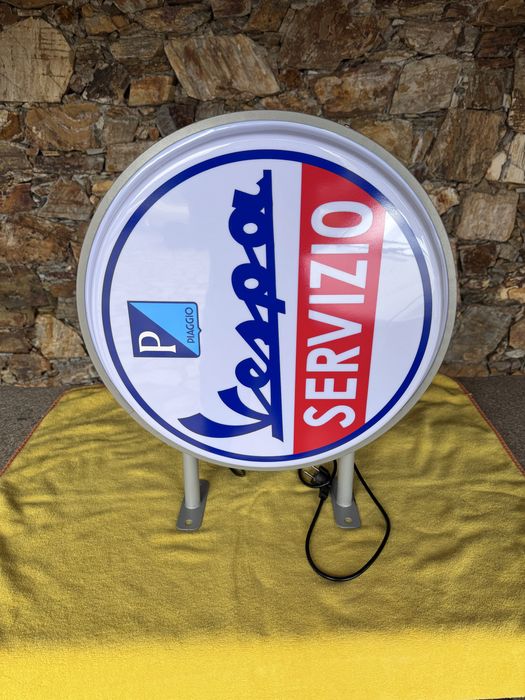 Luminoso Vespa Servizio