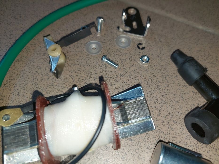 Fabrycznie nowy zestaw naprawczy iskownika zaplonu silnika wsk 125 shl