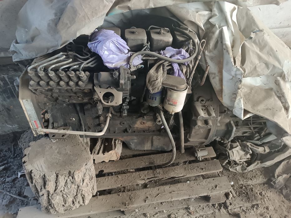 Двигатель Cummins B215-20