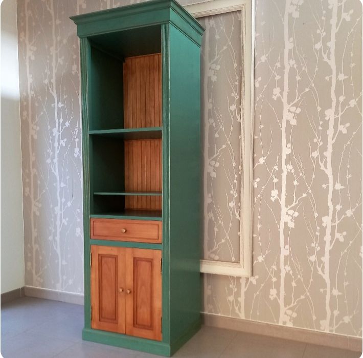 Móvel / Armário em madeira / Estante