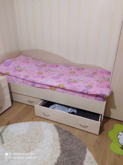 Продам меблі доя диьячоі кімнати з двома ліжками.