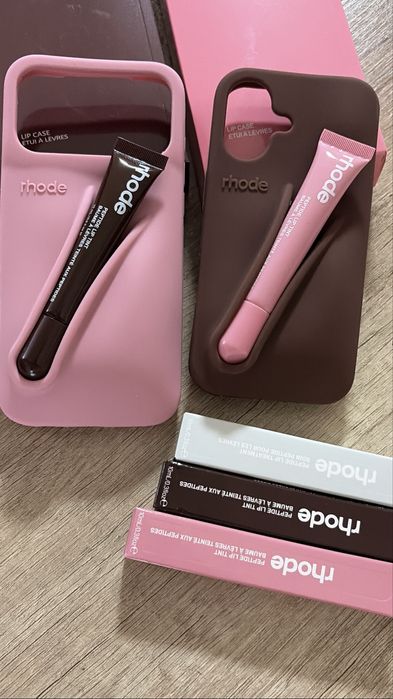 Чохол для телефону коричневого кольору