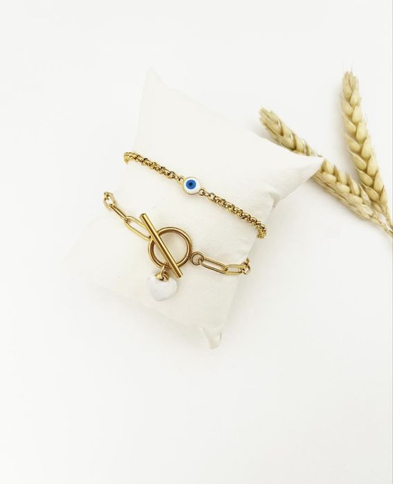 Pulseiras douradas em aço inoxidavel