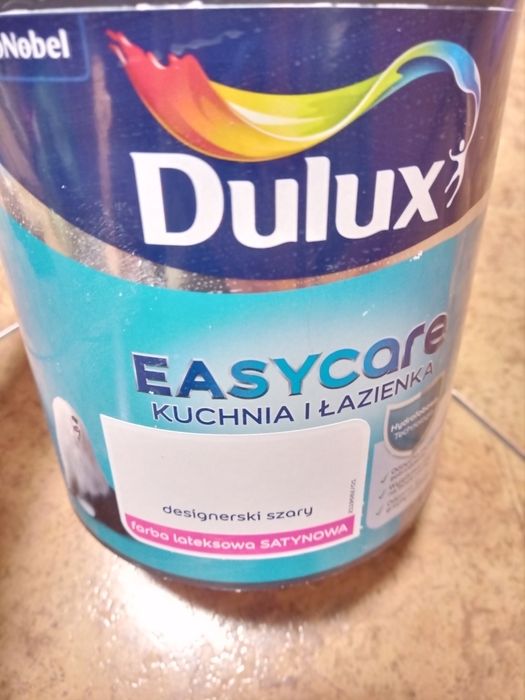 Emulsja Dulux designerski szary.