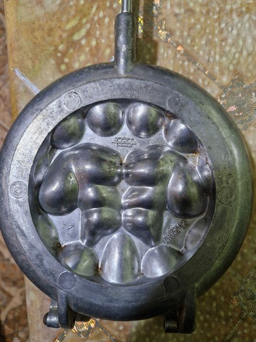 форма СССР для выпечки орешков,