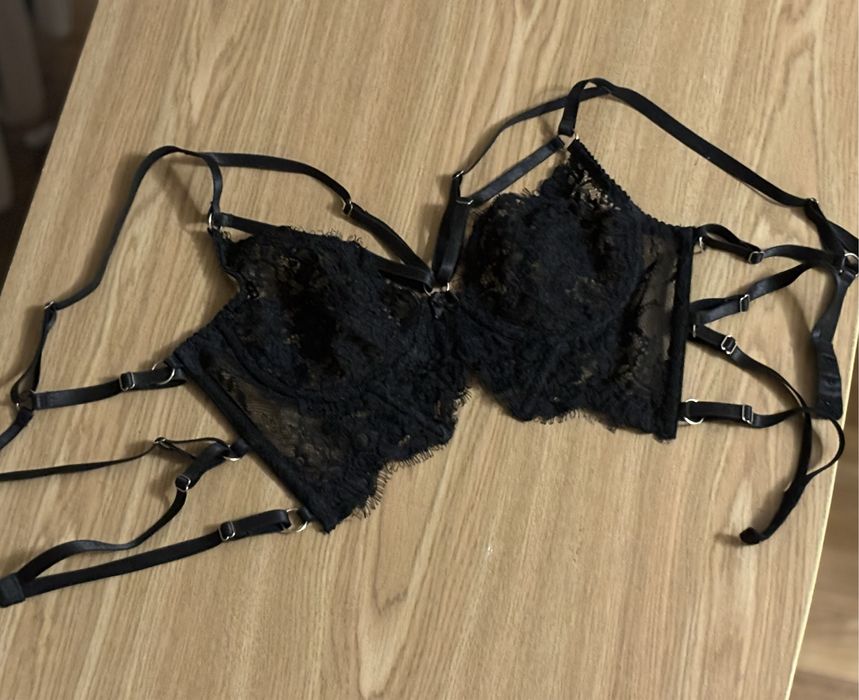 Браллет з портупейками на грудях