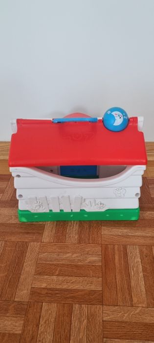 Domek fisher price