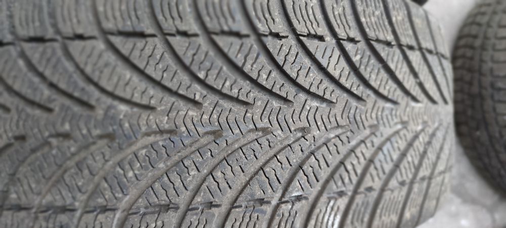 opony zimowe 225x45x18 BFGOODRICH 2szt 400zł 2016