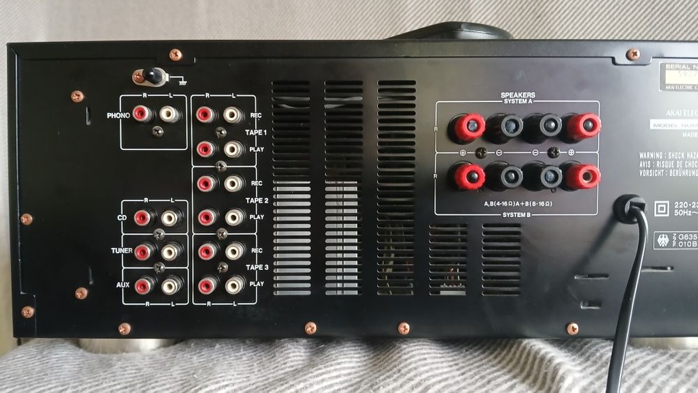 Аkai AM 57 + пульт , Hi Fi усилитель .