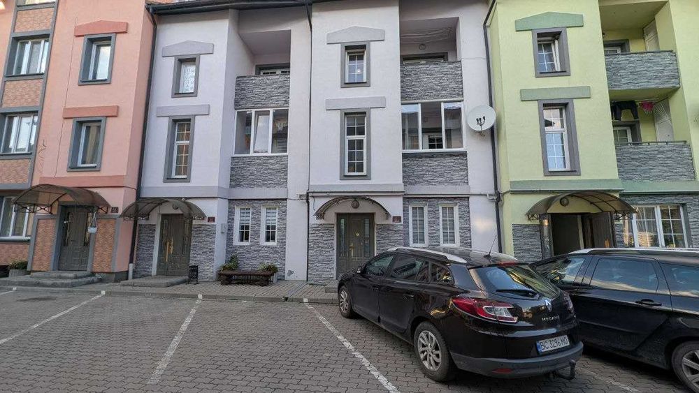 Продається двох'ярусна квартира - Винники, вул. Лисика