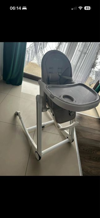 Bujaczek i krzesełko do karmienia.