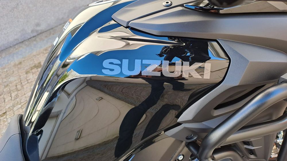 Suzuki Vstrom 650 ano 2024 (apenas 8.500kms)