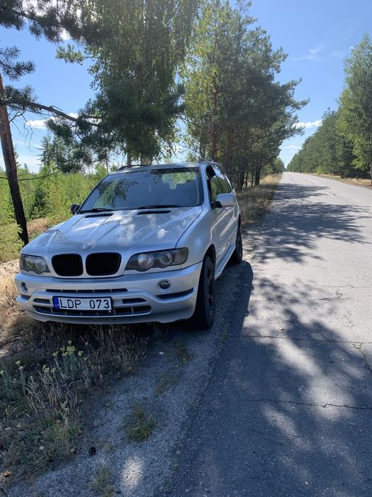В продажі BMW X5