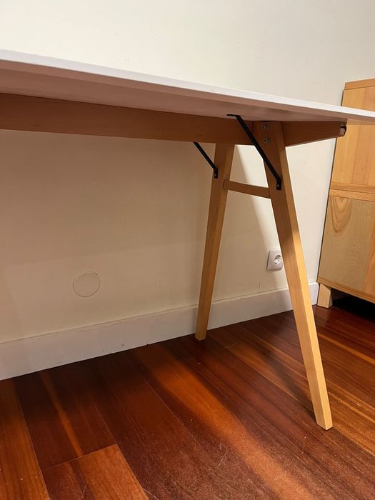 Mesa de escritorio madeira pintada branca