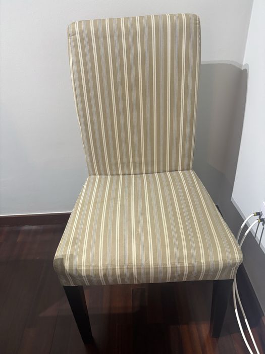 Mesa e cadeiras sala de estar