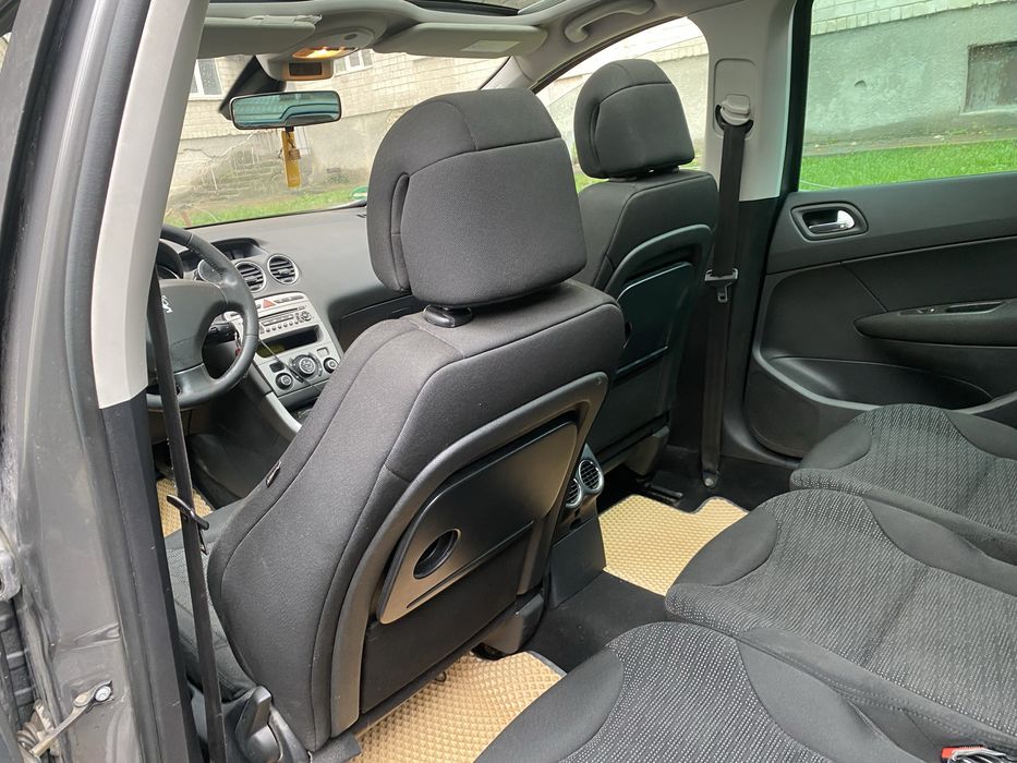 автомобіль Пежо 308 1.6 дизель