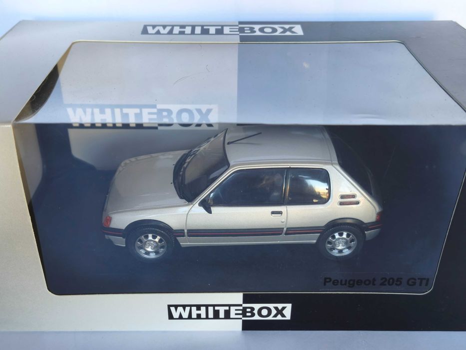 Peugeot 205 / skala 1:24 / Whitebox