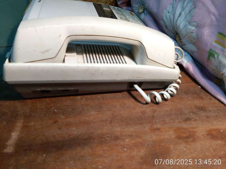 Телефон  Panasonic KX-T2470 Телефон з автовідповідачем Японія.