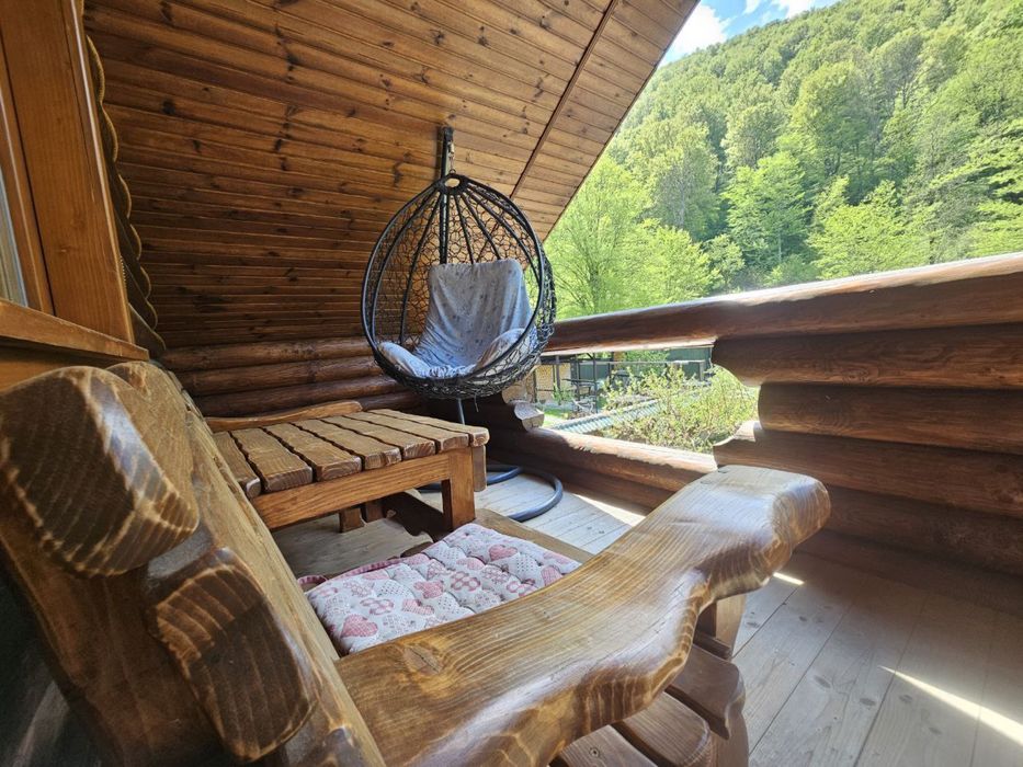 Будинок в горах деревʼяний подобово « Wow дача », чан і гірська річка