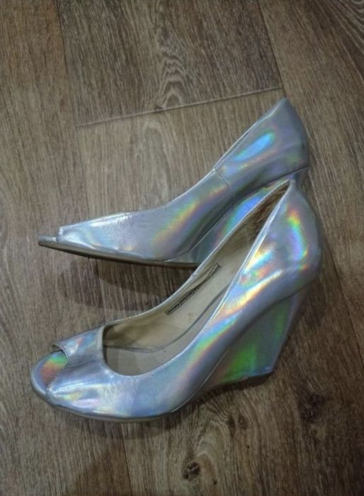 Свадебные туфли без носка