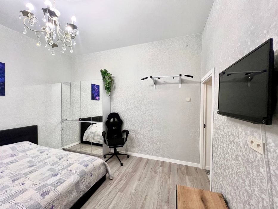 1 кім Централ Ж Д Вокзал метро Вокзальна Університет  пл Галицка Цирк