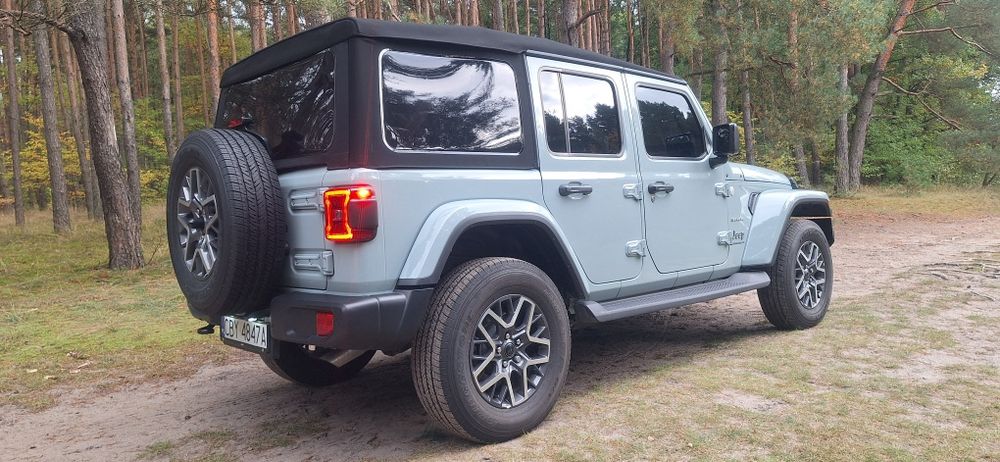 Jeep Wrangler JL 2024