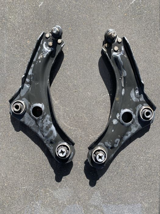 Рычаги передние Renault Megan 4 б/у