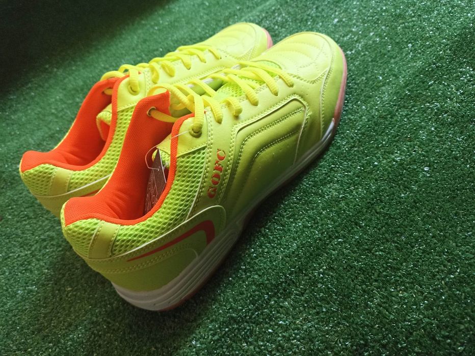 Halówki nowe GOFC żółte 44