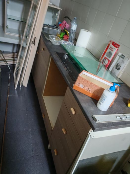 Kitchen counter with sink and faucet64552528489474120