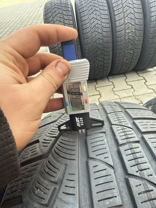 Колеса/резина/гума 225/55R17 Pirelli