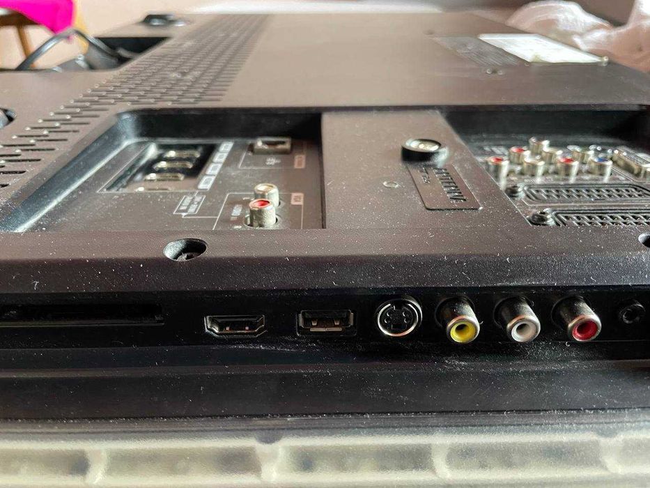 Телевізор Philips 32pfl9604h 81 см (32 дюйми) робочий розбита матриця