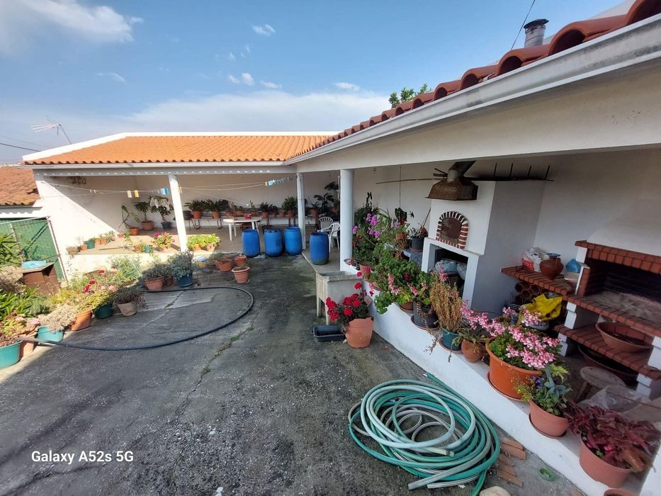 Vendo moradia T4 na Vila de Ulme