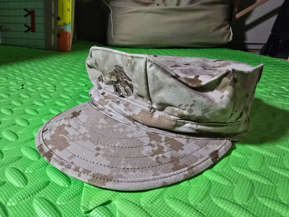 USGI USMC Eight Point Garrison Cover - Desert MARPAT czapka MEDIUM