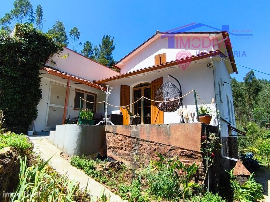 Propriedade com moradia, anexo, piscina e terreno com mais 2 ha