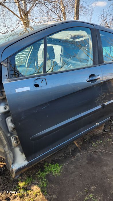 Двері Двери праві ліві передні Peugeot  пежо 308 колір фарби KTPD