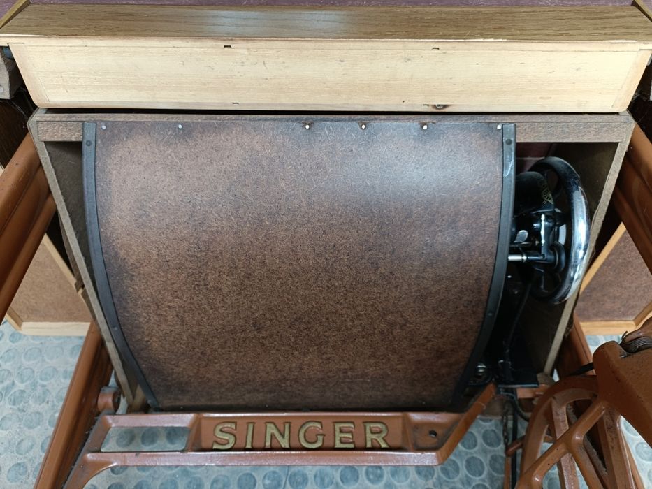 Maquina de costura Singer Antiga
