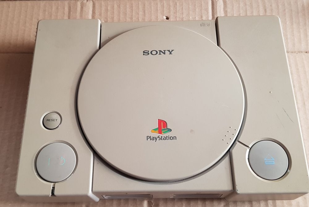 Sony PlayStation 1  (model SCPH-9002)