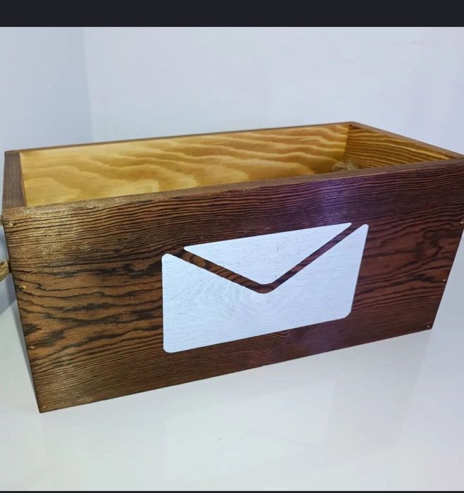 Декоративна дерев’яна коробка-тримач для пошти , листів, або іншого